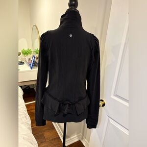Lululemon City to Yoga Jacket Black Ruffle Peplum Zip Up Size 12